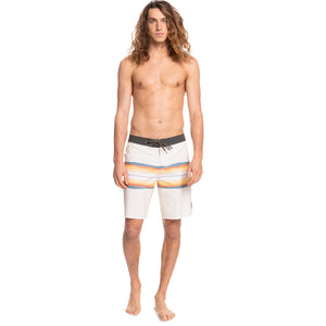 Quiksilver Surfsilk Resin Tint 19" Men's Boardshorts - White